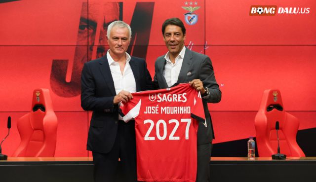 Mourinho hiện tại đang làm gì?